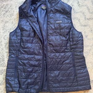 Patagonia Women's Dark Blue Quilted Vest (Lightweight)